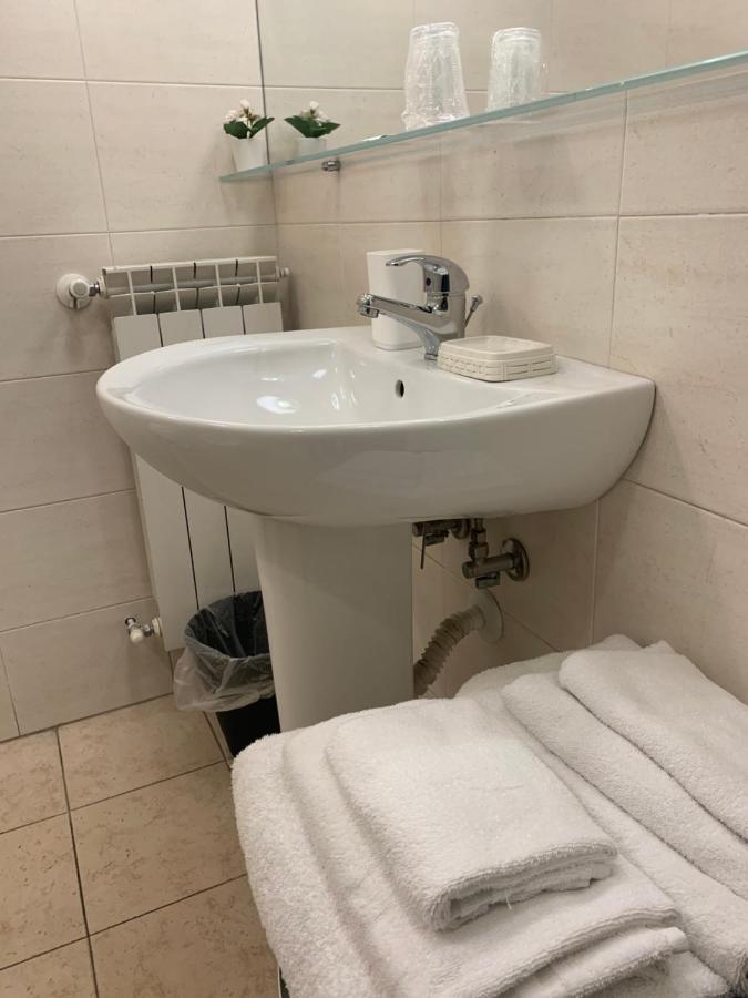 Hotel Mama La Spezia Esterno foto