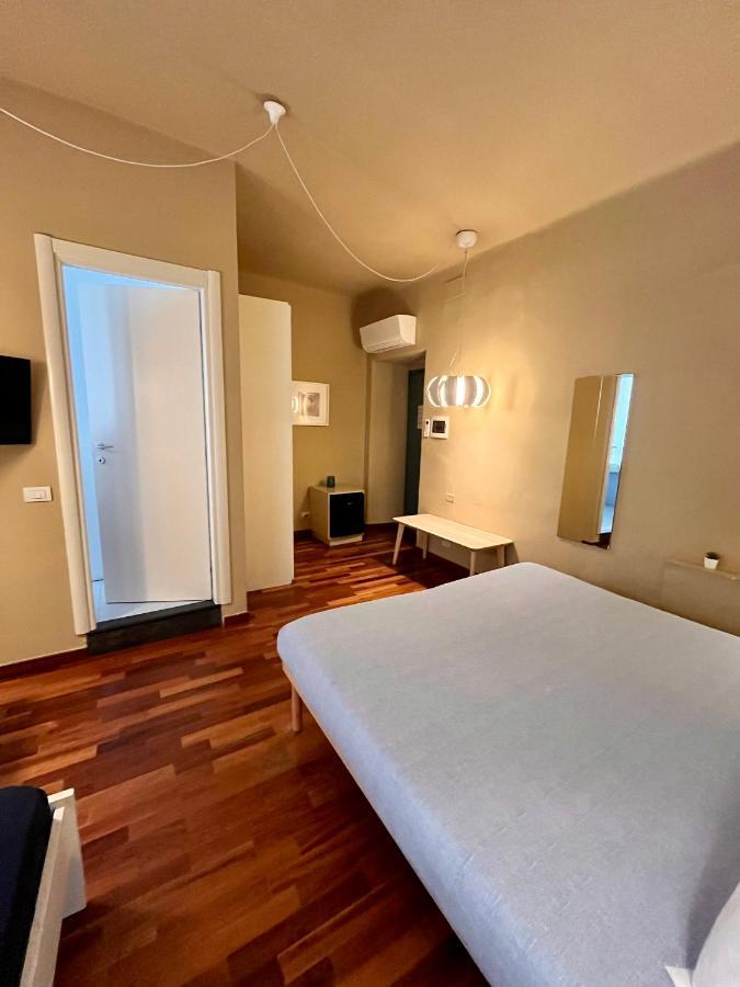 Hotel Mama La Spezia Esterno foto